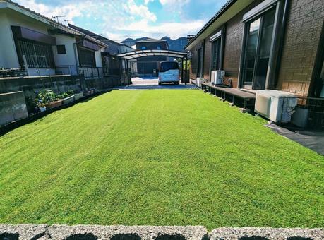 新築のお庭づくりに必見！砂利・コンクリート・芝生の徹底比較 アイチャッチ