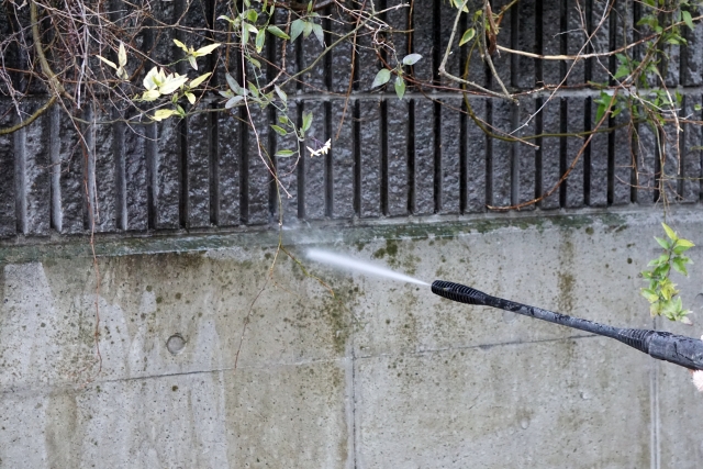 コラム　外塀　高圧洗浄