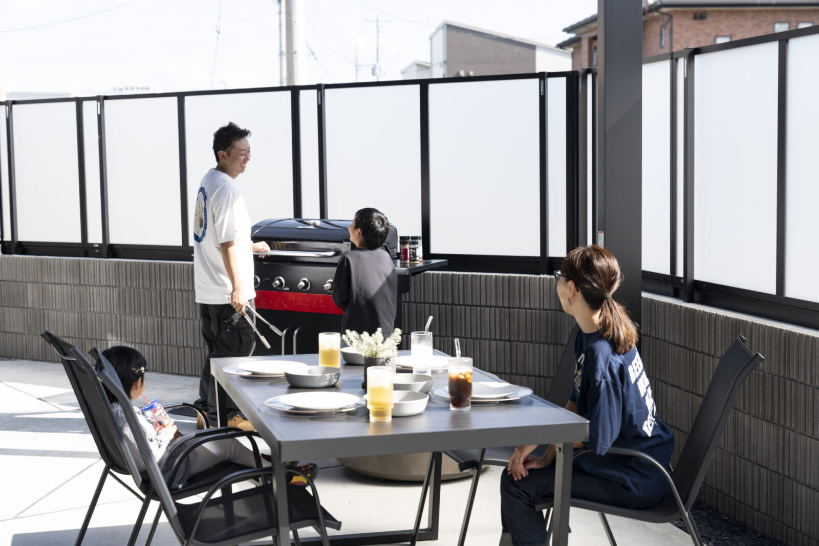 施工後 家族とお庭でBBQ