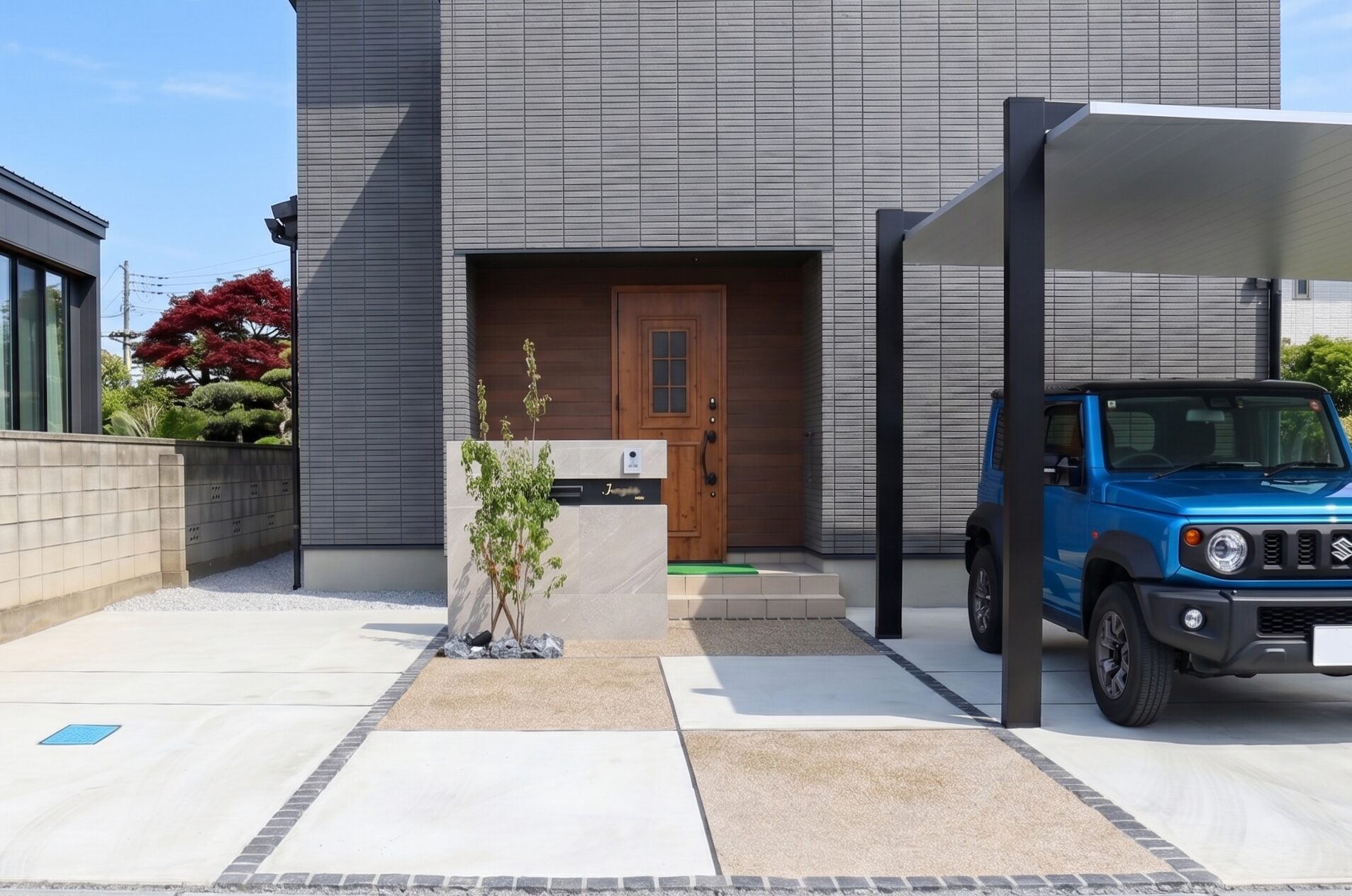 群馬県伊勢崎市J様　駐車場から主庭までトータルでデザインした新築外構工事 アイチャッチ