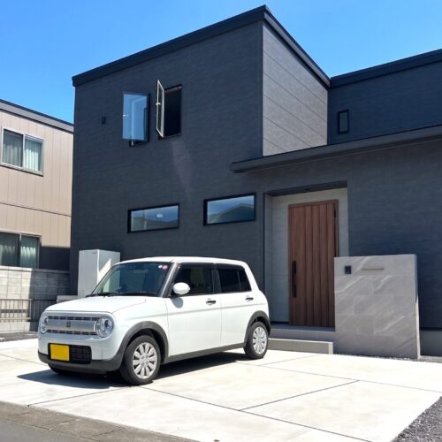 玄関アプローチ・駐車場
